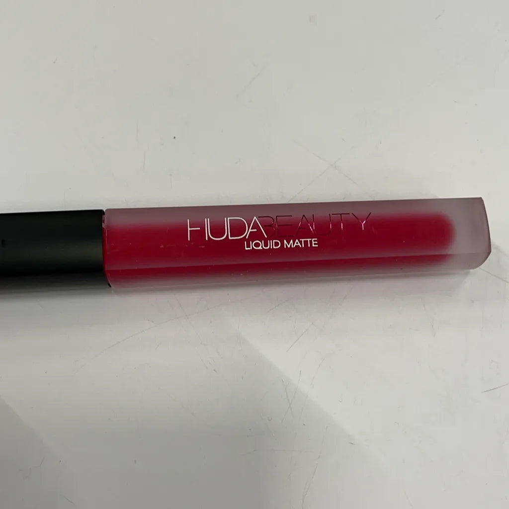 Huda Beauty Liquid Matte Lipstick